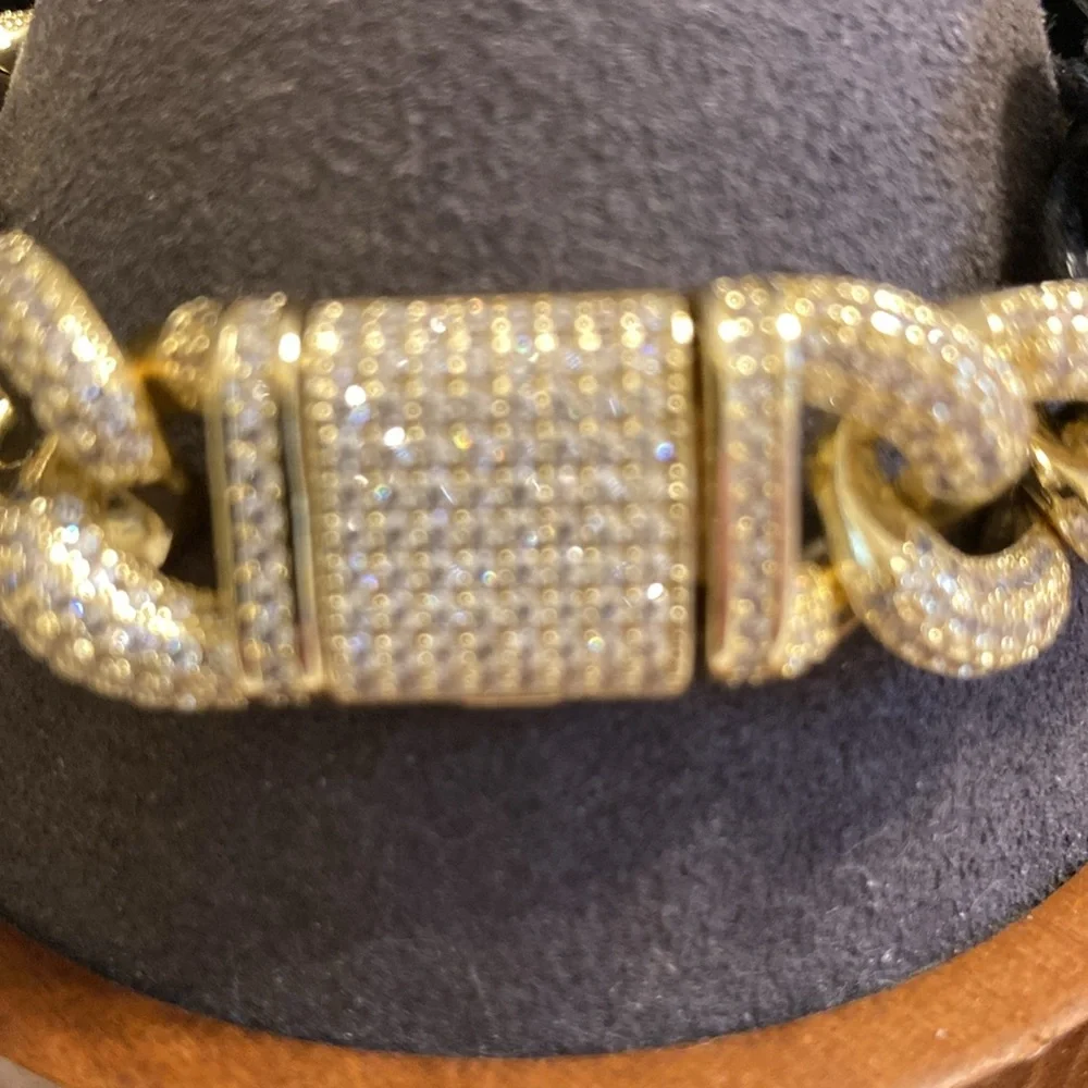 NWT men’s gold tone chunky chain link bracelet with white crystals